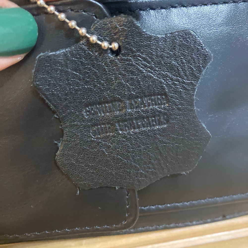 🦋3 For $30🦋Via Roma Black Leather Crossbody Bag - Picture 3 of 12